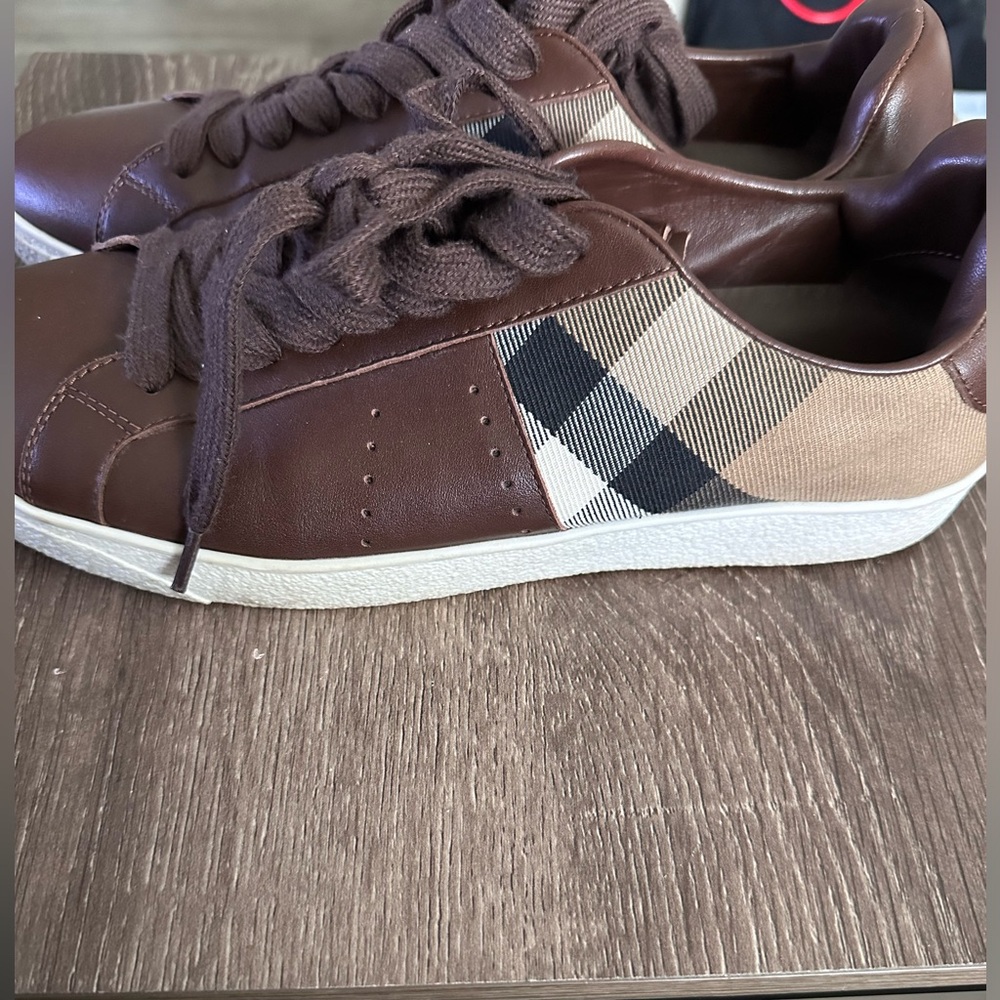 BURBERRY men shoes size 41